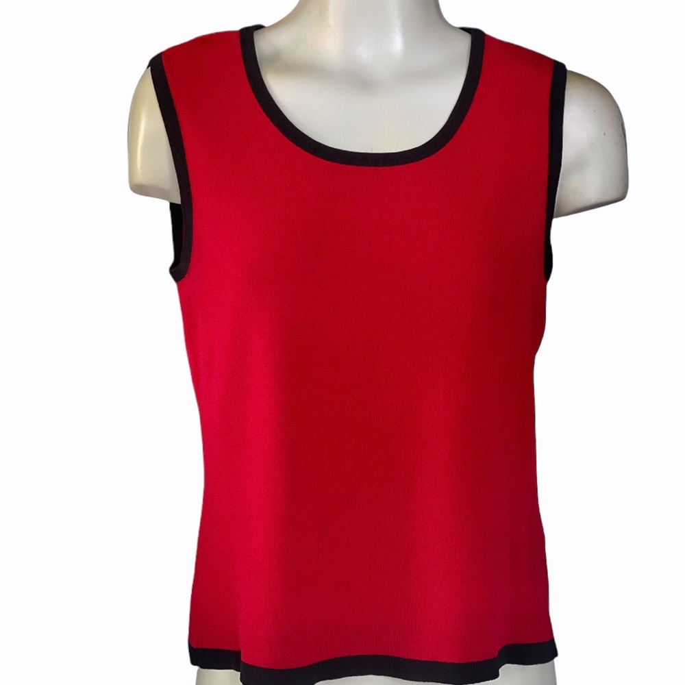 🌸Cleo Petite Sleeveless Sweater!